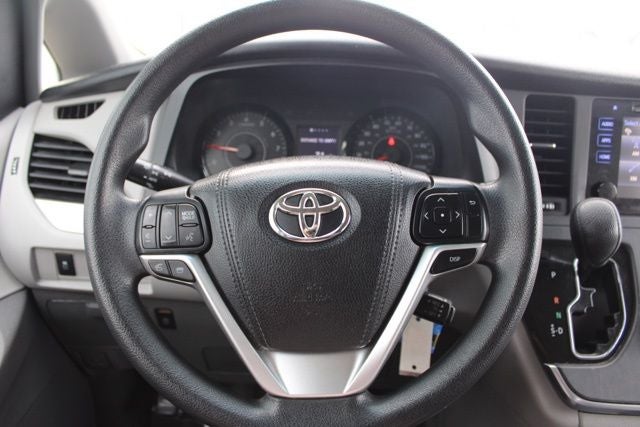 2017 Toyota Sienna LE 8 Passenger