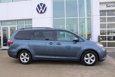 2017 Toyota Sienna LE 8 Passenger