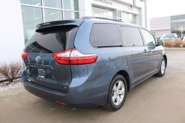 2017 Toyota Sienna LE 8 Passenger