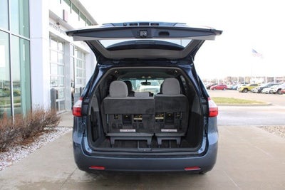 2017 Toyota Sienna LE 8 Passenger