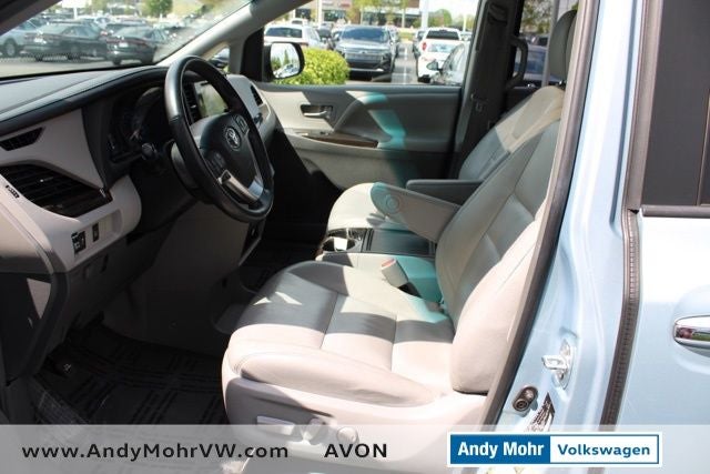2015 Toyota Sienna XLE 8 Passenger