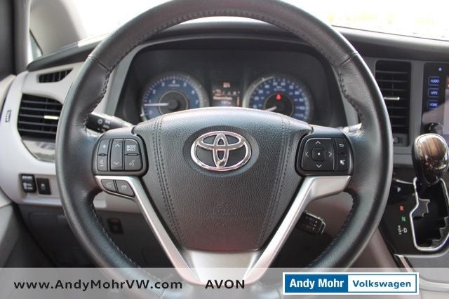 2015 Toyota Sienna XLE 8 Passenger