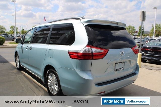 2015 Toyota Sienna XLE 8 Passenger