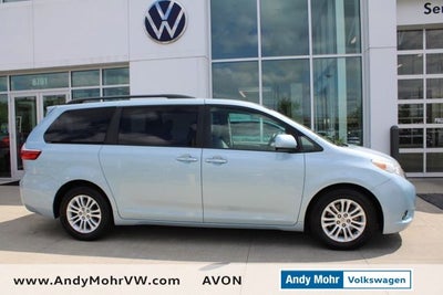 2015 Toyota Sienna XLE 8 Passenger