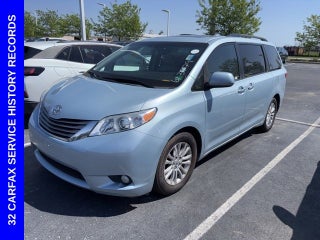 2015 Toyota Sienna XLE 8 Passenger