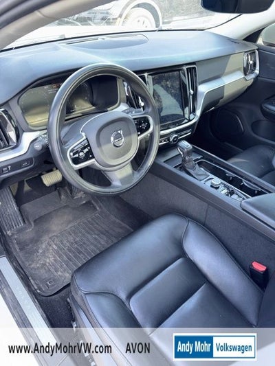 2020 Volvo S60 T6 Momentum