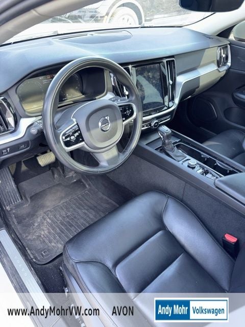 2020 Volvo S60 T6 Momentum