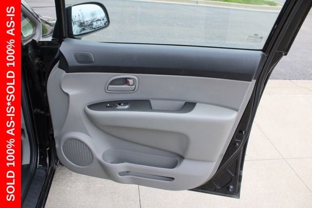 2009 Kia Rondo LX Base