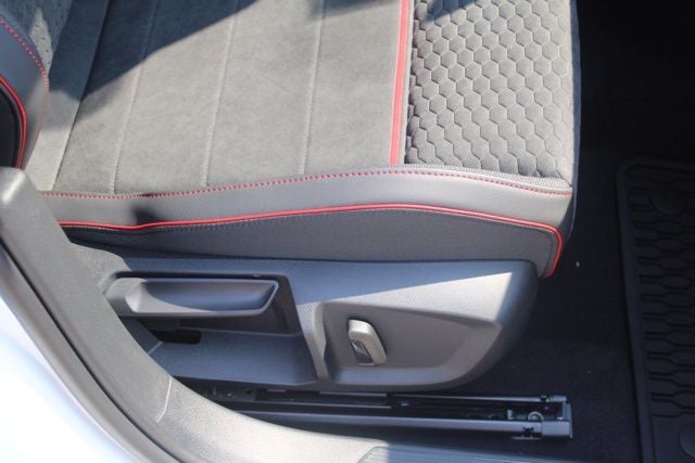 2025 Volkswagen Golf GTI 2.0T SE