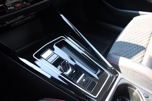 2025 Volkswagen Golf GTI 2.0T SE