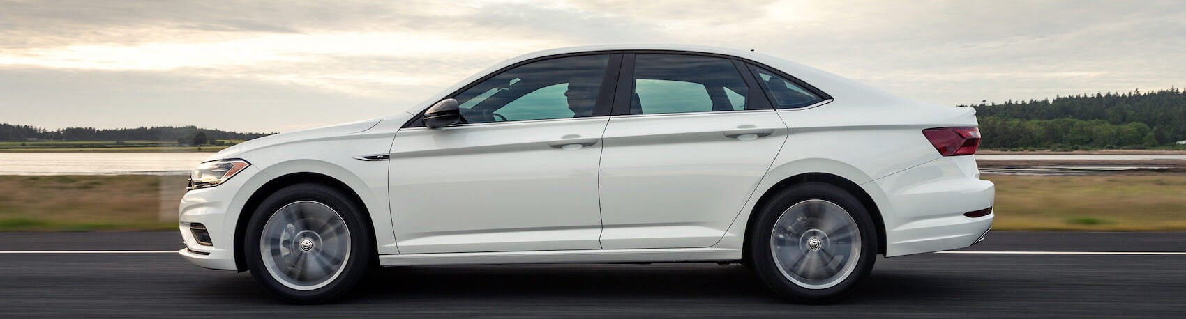 2021 Volkswagen Jetta vs Hyundai Elantra