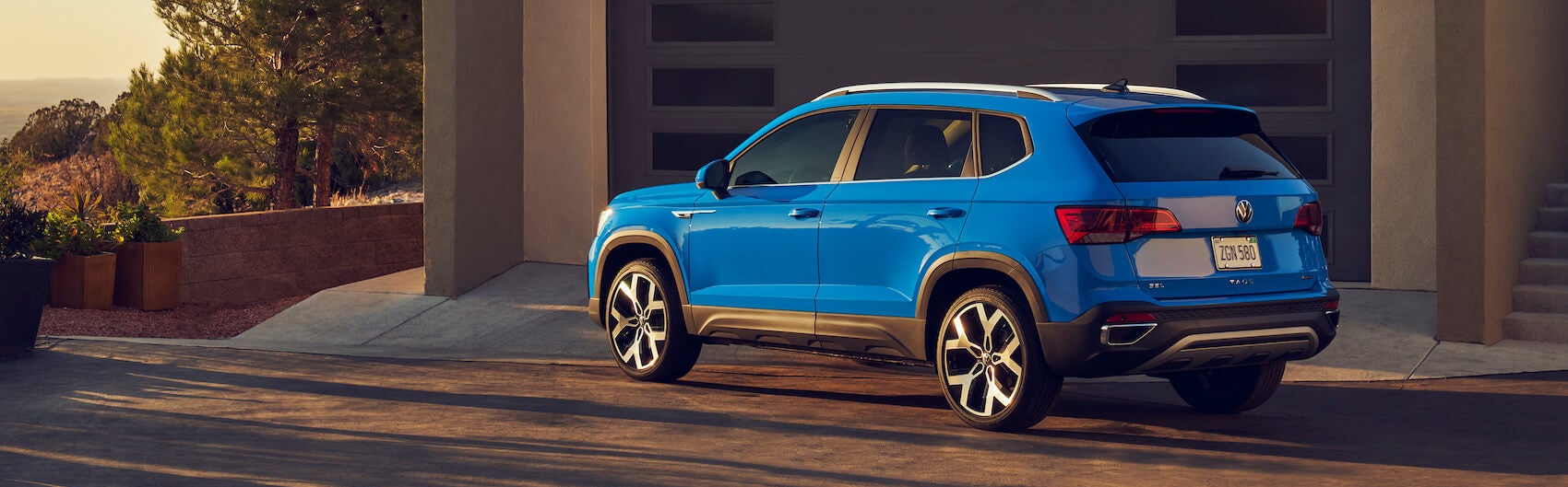 Volkswagen Taos vs. Hyundai Santa Fee