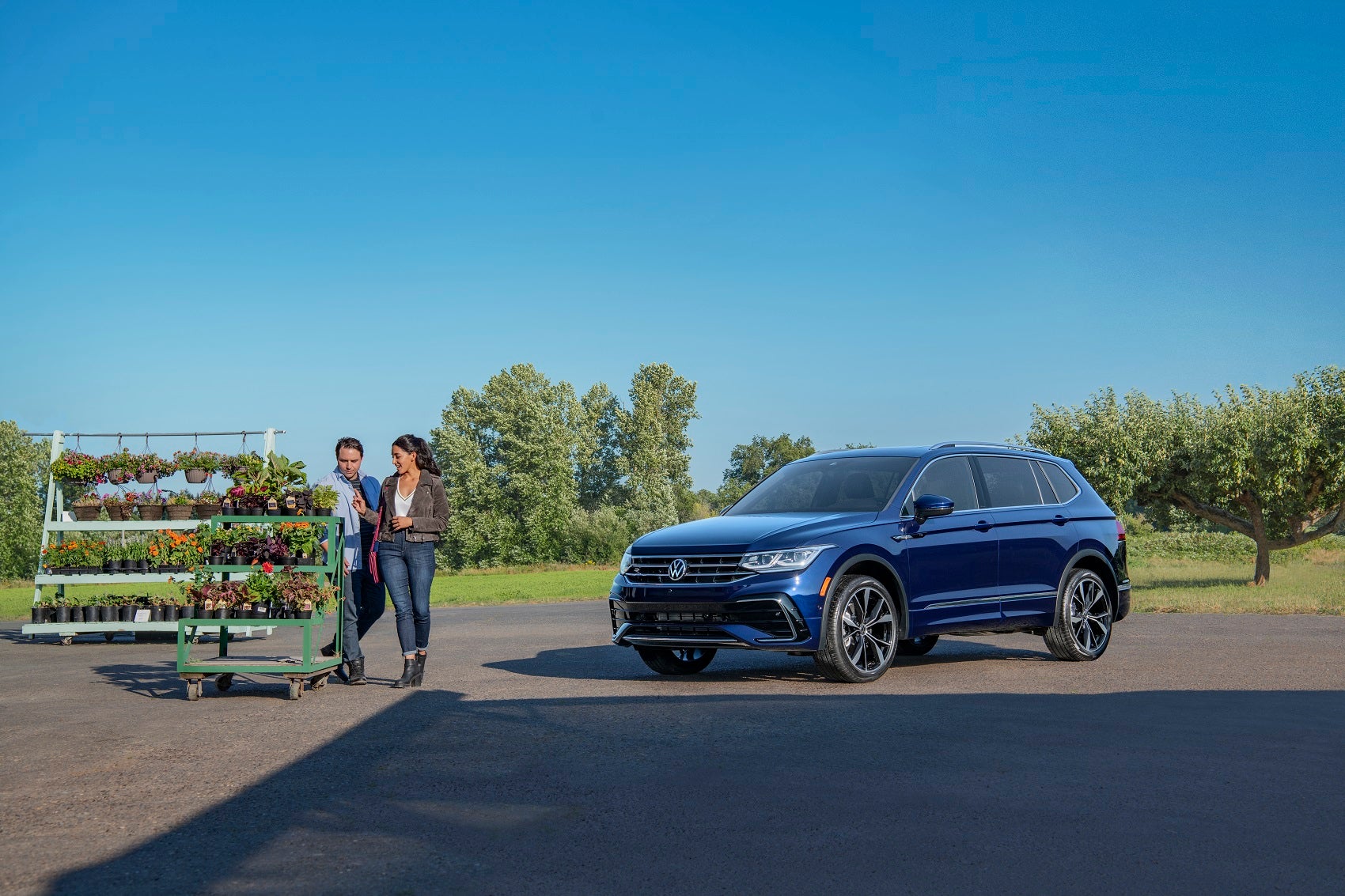 Spanish-Speaking Car Dealer 