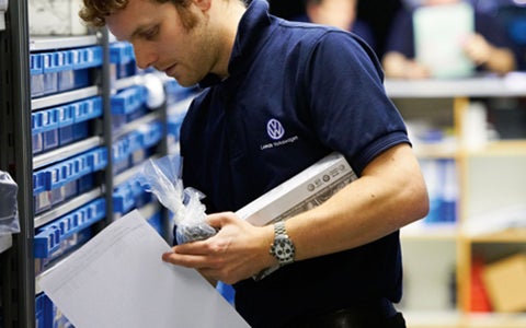 Volkswagen Passat Service Center